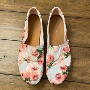 Floral Classic Toms
